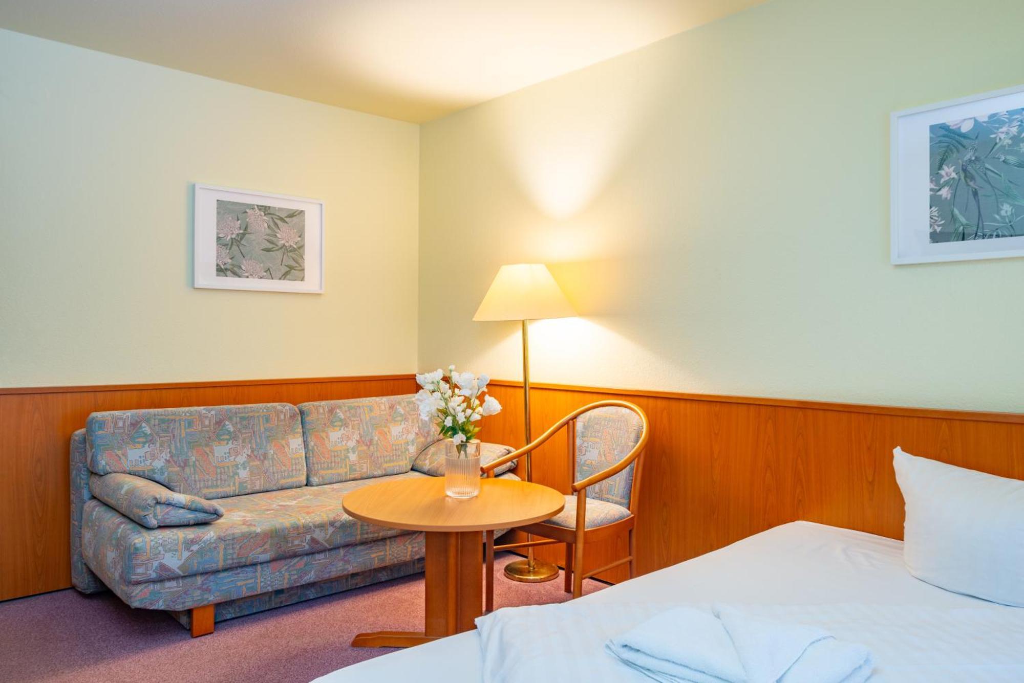 Waldhotel Schoeneiche -Self Check-In- Extérieur photo